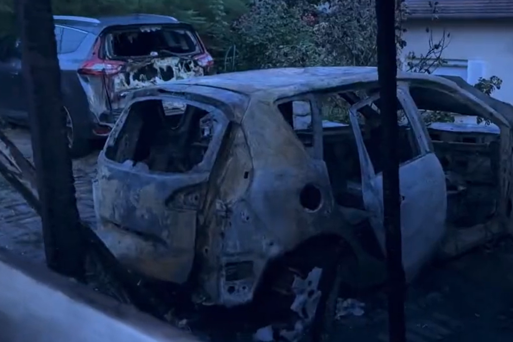 Napadnuta kuća francuskog gradonačelnika u neredima: Podmetnut i požar, njegova supruga u bolnici (VIDEO)