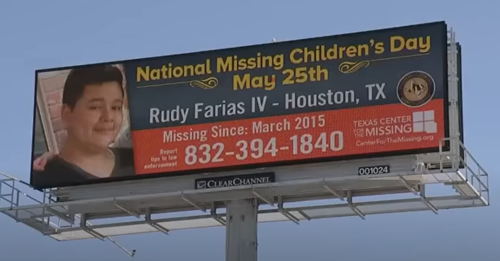 Oglasio se mladić koji je "nestao" pre 8 godina: "Majka me je držala u kući sve vreme" (VIDEO)