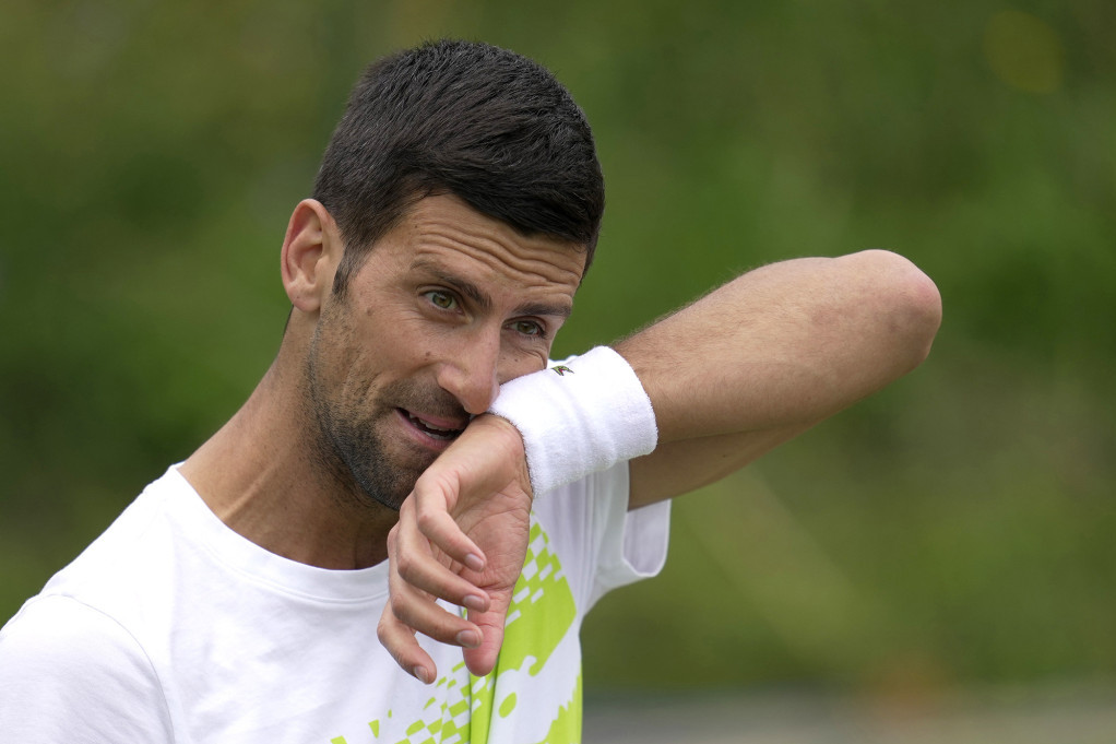 Novak pokazao koliko želi titulu na Vimbldonu! Svi se nasmejali, ali ambicije su jasne (VIDEO)