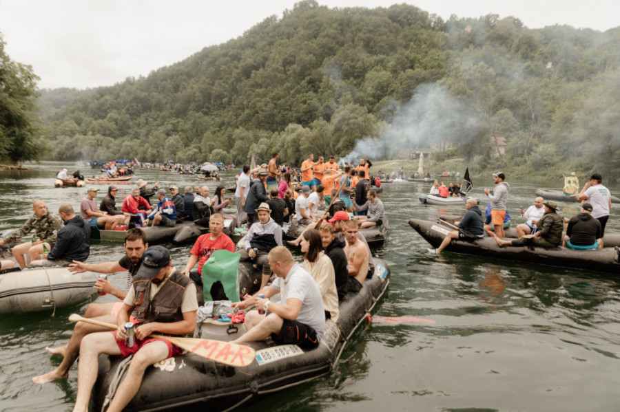 Poslednje pripreme u toku: Čamci i rafteri stižu na spust Drinskom regatom, sprema se najveća fešta na vodi u Srbiji!