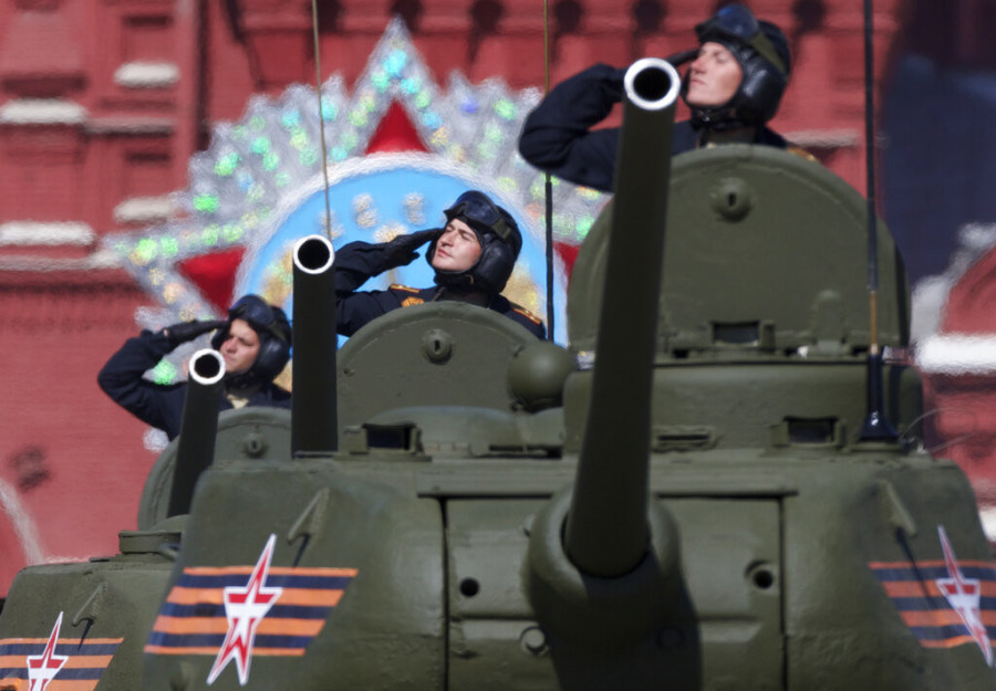 Evropska zemlja žestoko kaznila čoveka zbog kape sa sovjetskim grbom: Zaustavljen čim je došao iz Rusije