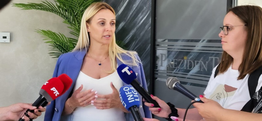 Ponovo u užarenoj zoni: Ministarka poljoprivrede još jednom izašla pred malinare u Ivanjici (FOTO)