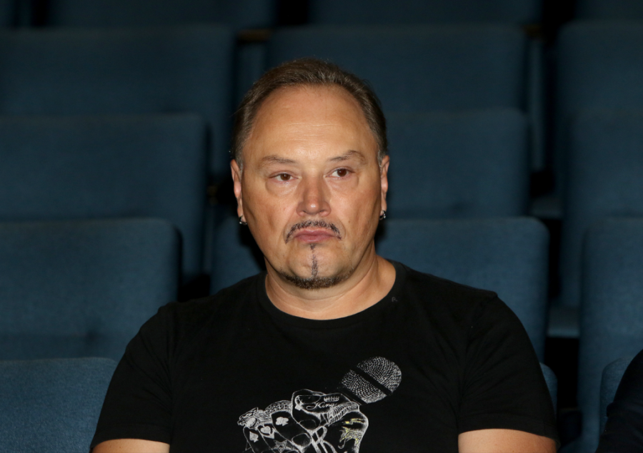 Knezu žena priredila iznenađenje: Vatromet, dim, a tu je i poznati pevač! (VIDEO)