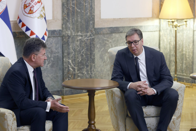 Vučić u Briselu: Predsednik Srbije otkrio o čemu je razgovarao sa Lajčakom (FOTO)