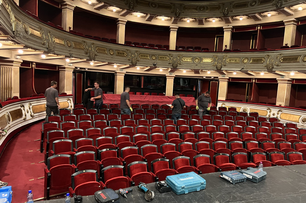 Prva ozbiljnija rekonstrukcija u Narodnom pozorištu nakon 34 godine: Novi izgled Velike scene (FOTO)