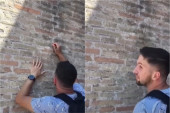 Bahati turista koji je svoje ime urezao na zidine Koloseuma dao je najgluplji mogući izgovor (VIDEO)