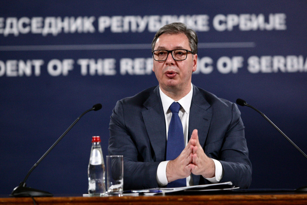 Vučić razgovarao sa Makronom o situaciji na Kosovu i Metohiji: "Srbija ostaje privržena dijalogu i očuvanju mira"