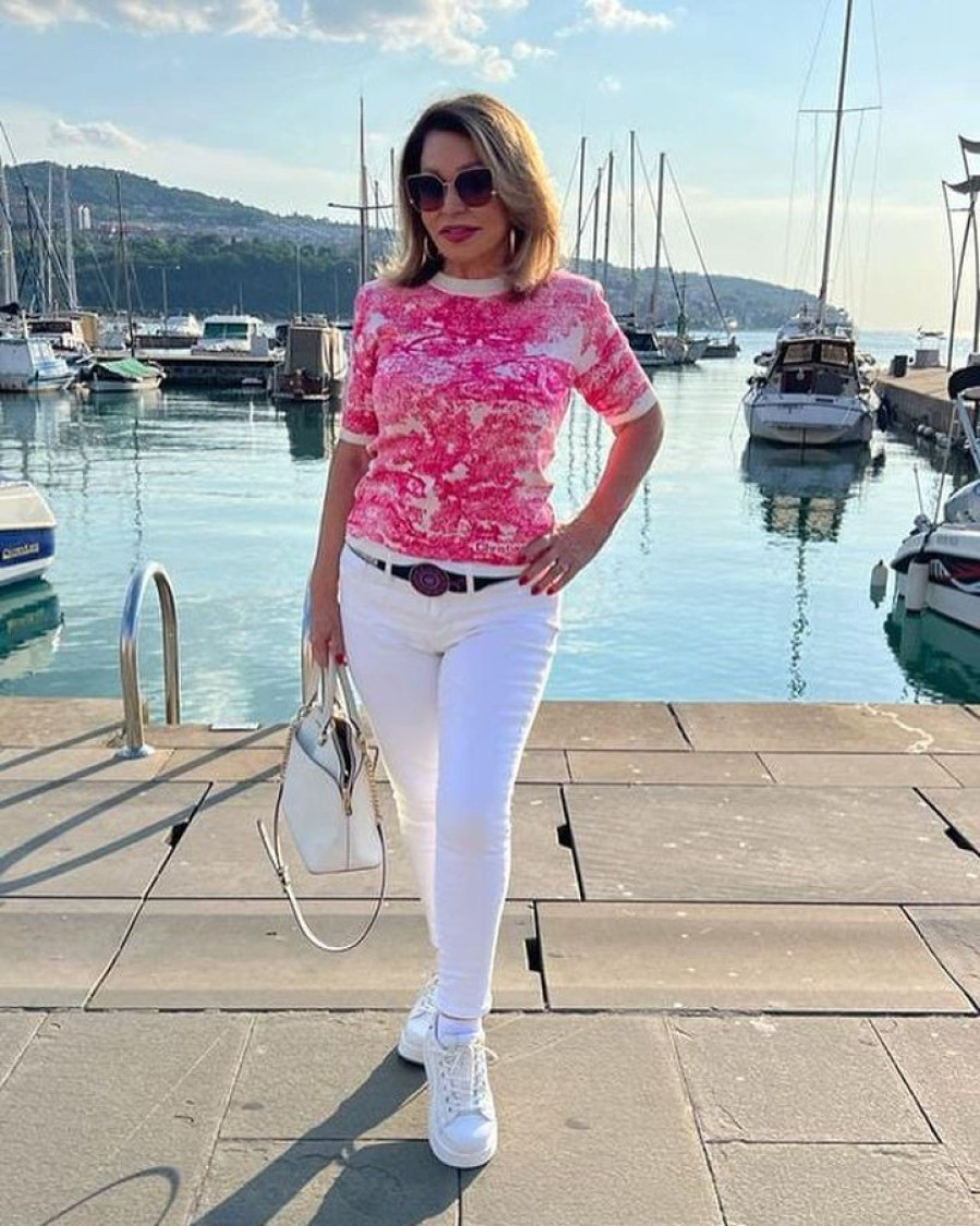 Neda Ukraden u osmoj deceniji izgleda kao tinejdžerka: Njena tajna je u ovim namirnicama