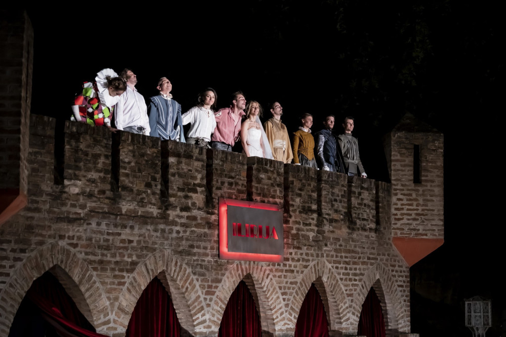 Završen prvi deo 10. Šekspir festivala: Njujork, smeh i ovacije u Čortanovcima (FOTO)