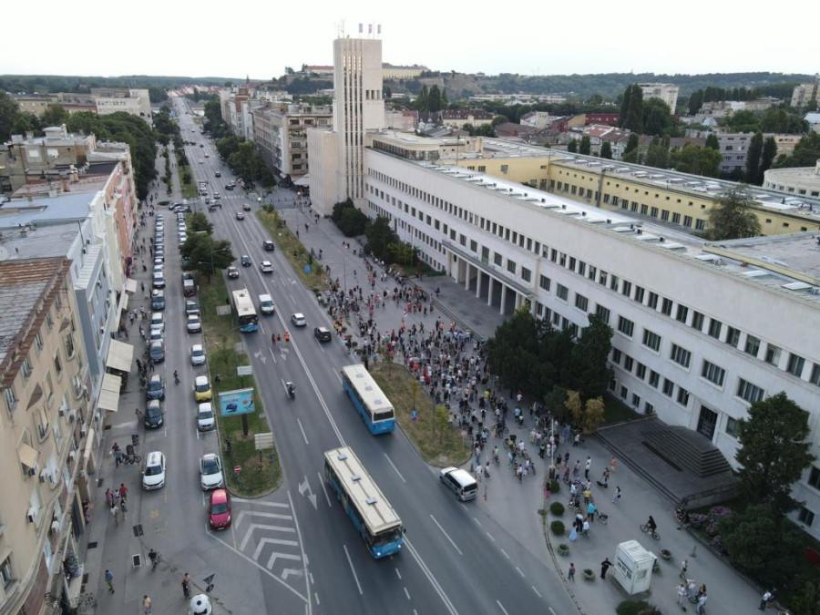 Debakl opozicije: Par desetina okupljenih na političkom protestu u Novom Sadu, u drugim gradovima još manje