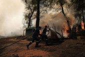 Novi požari u Grčkoj: Na terenu s vatrogascima i volonteri