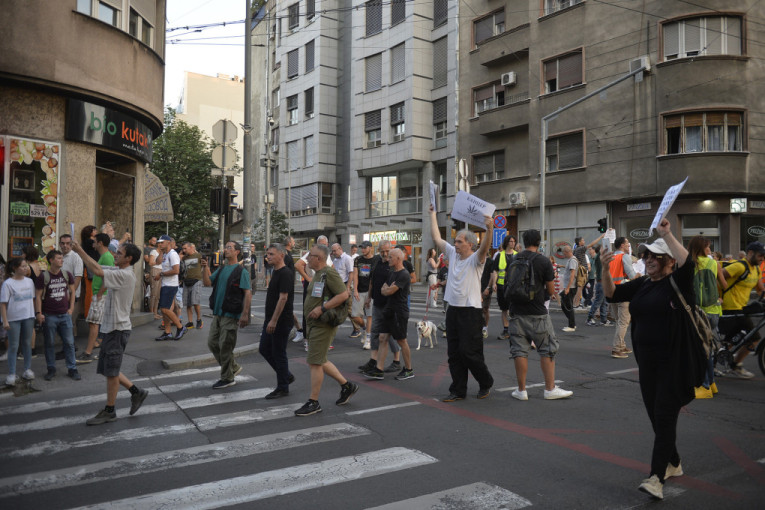 “Borio bih se na albanskoj strani protiv Srbije”: Opozicionar otkrio ko organizuje proteste (FOTO)