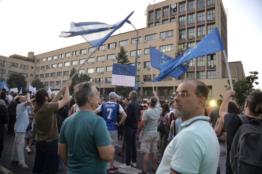 Završen politički protest plaćeničke opozicije: Demonstranti se razilaze (FOTO)