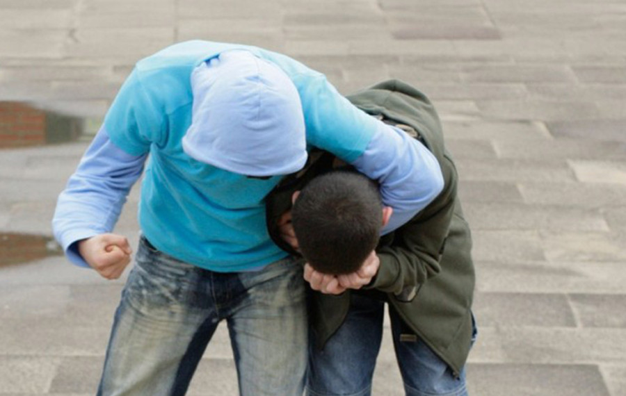 Ko najviše krši dečja prava? Svaki deseti učenik skoro svakodnevno trpi nasilje u školi, a sve polazi od odraslih