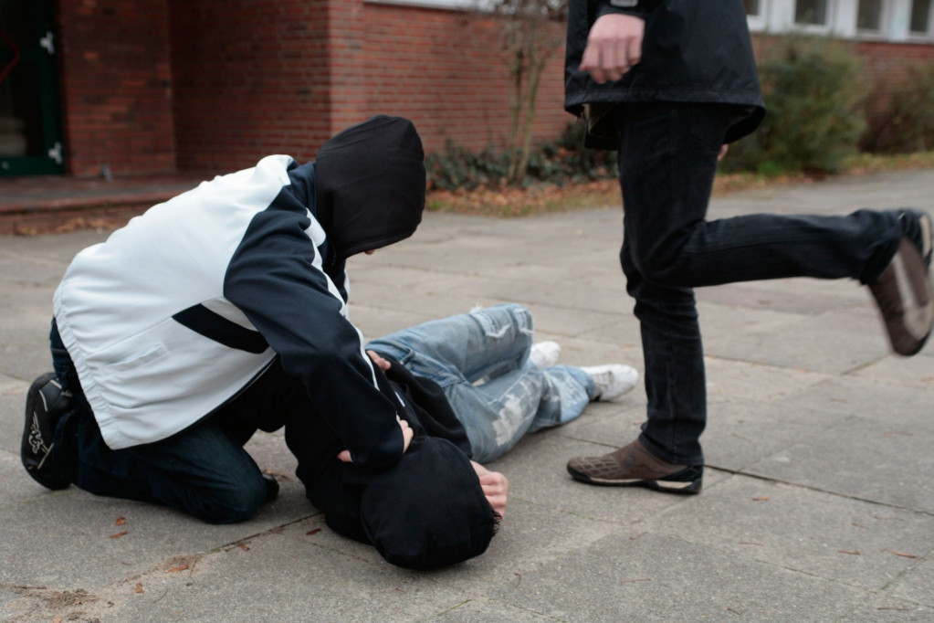 Krvavi obračun u stanu: Muškarac (47) nožem napao partnerku iz Hrvatske