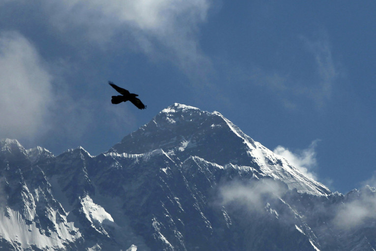 Srušio se helikopter kod Mont Everesta: Stradalo šest ljudi, uključujući pet Meksikanaca