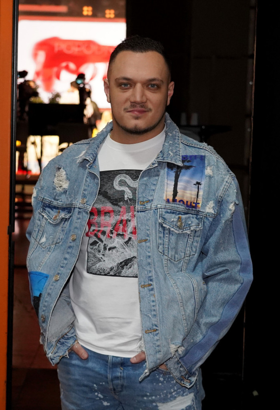 "Evo me, pijem pivo!" Gastozov otac opušten dok mu je sin u zatvoru: Priveli su sve, pa i njega