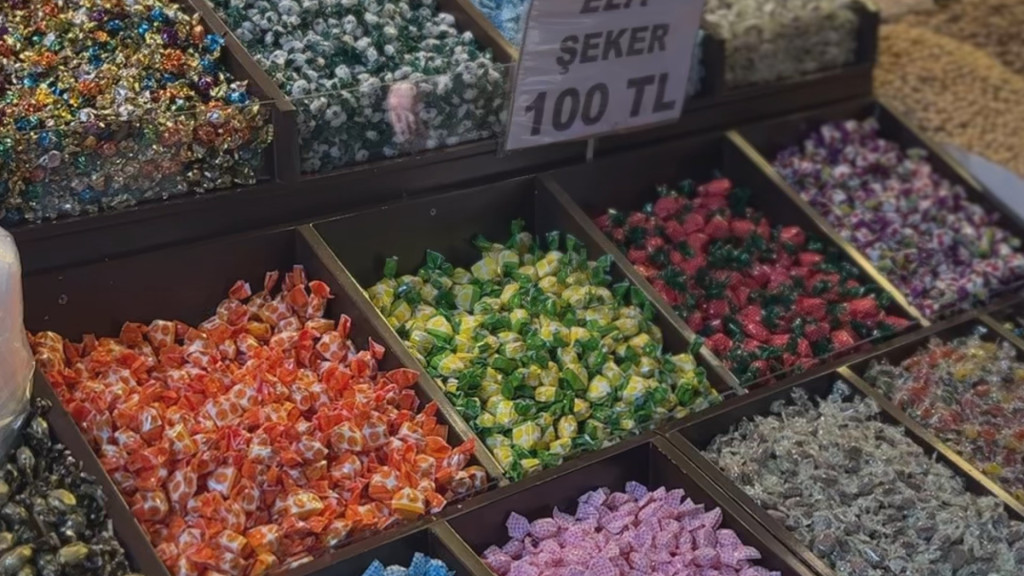 Veliki Bazar u Istanbulu dnevno poseti 500.000 ljudi: Ovo je najveća i najstarija natkrivena pijaca na svetu, a cenkanje je obavezno