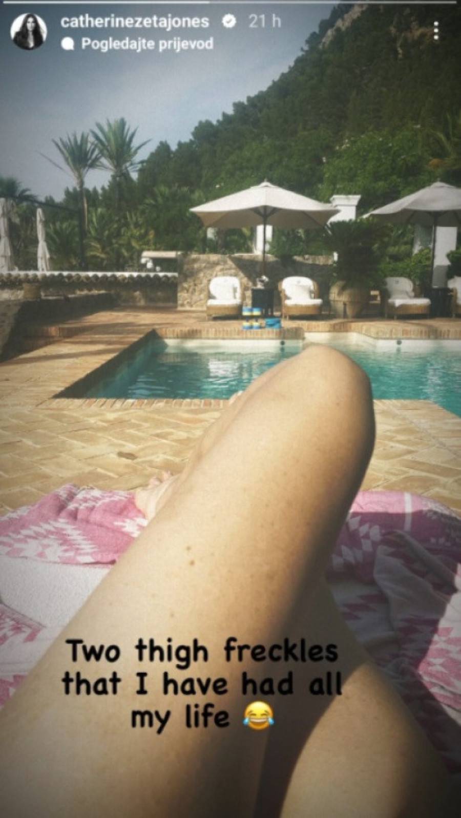 Ketrin Zita Džons podelila fotografiju u kupaćem kostimu, a svi primetili jedan detalj