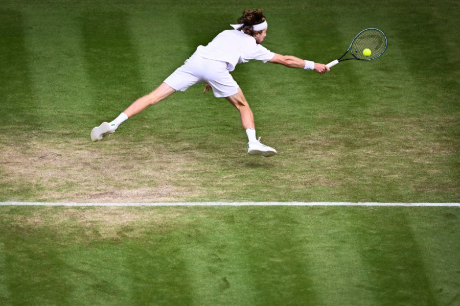 Nole melje na Vimbldonu! Rubljovu dao nadu, pa ga počistio na putu do polufinala!