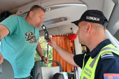 Da bezbednost bude na visokom nivou: Policija kontroliše vozače turističkih autobusa