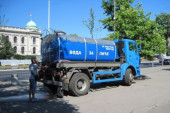 Spas od paklenih vrućina: Cisterne sa vodom za piće postavljene na najprometnijim mestima u Beogradu