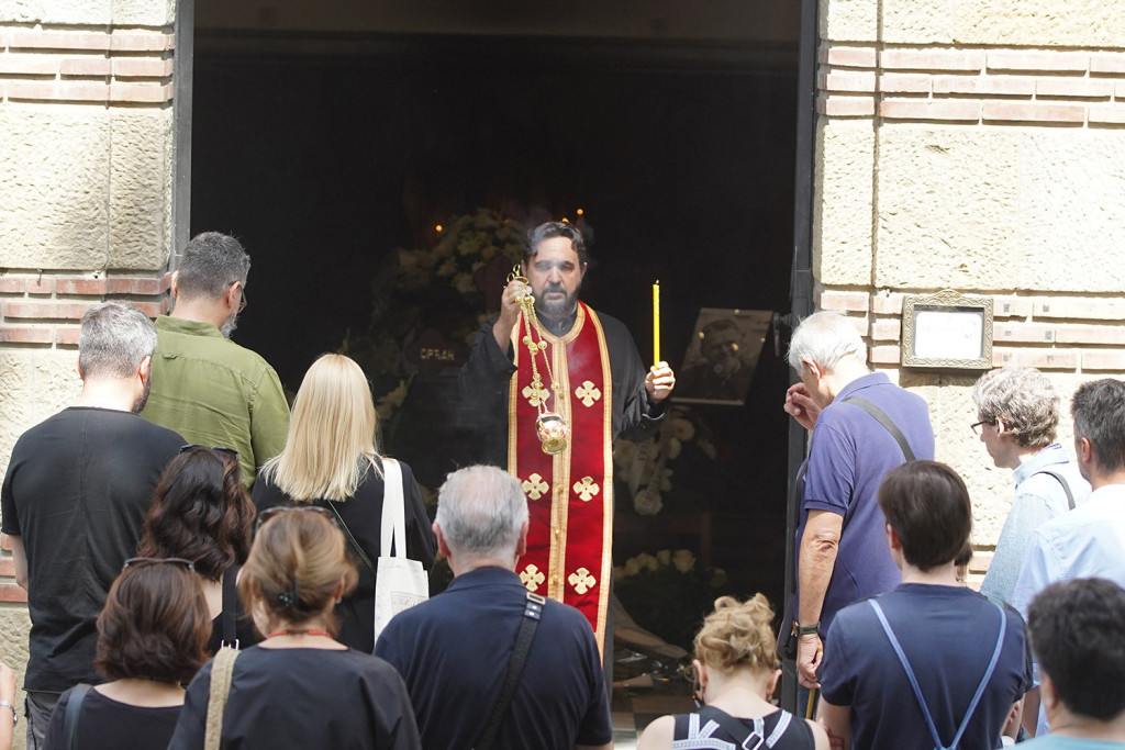 Sahranjen Srđan Koljević: Poslednje zbogom u Aleji zaslužnih građana (FOTO)