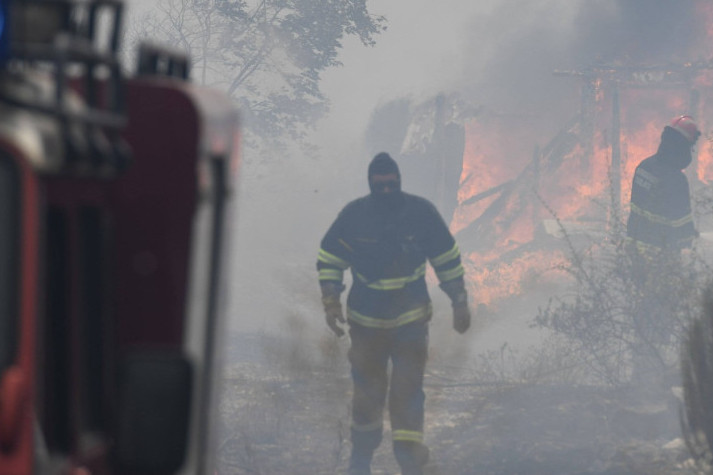 Veliki požar u Istri pod kontrolom: U Medulinu izgorela 22 plovila (FOTO)