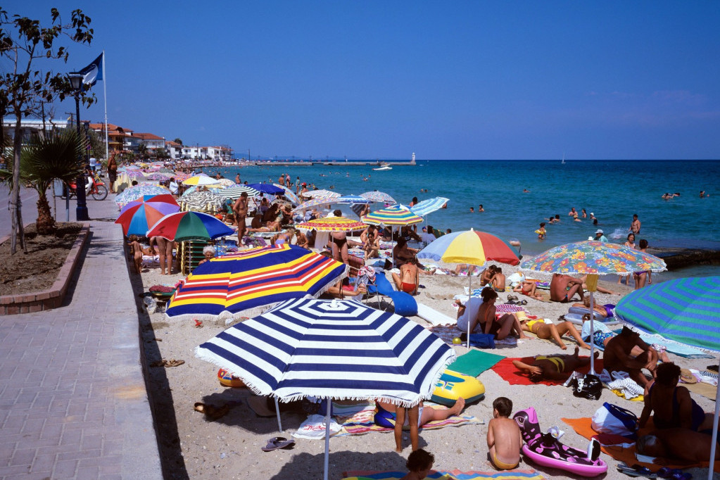 Večita dilema - da li je bolje na odmoru plaćati karticom ili kešom?