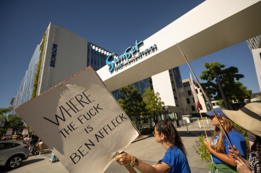 Štrajk u Holivudu zaustavio sve: Prekinuto čak i snimanje "Gladijatora 2", samo dve serije izbegle propast (FOTO)