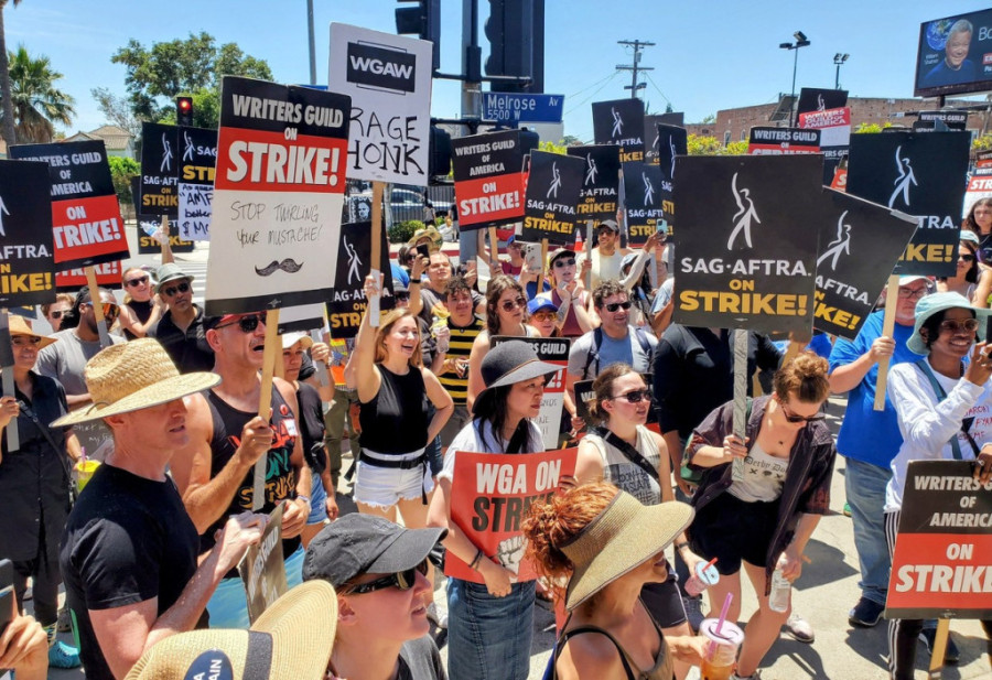 Dubler Harisona Forda se zapalio u znak podrške štrajku u Holivudu: Pogledajte zastrašujući snimak (VIDEO)