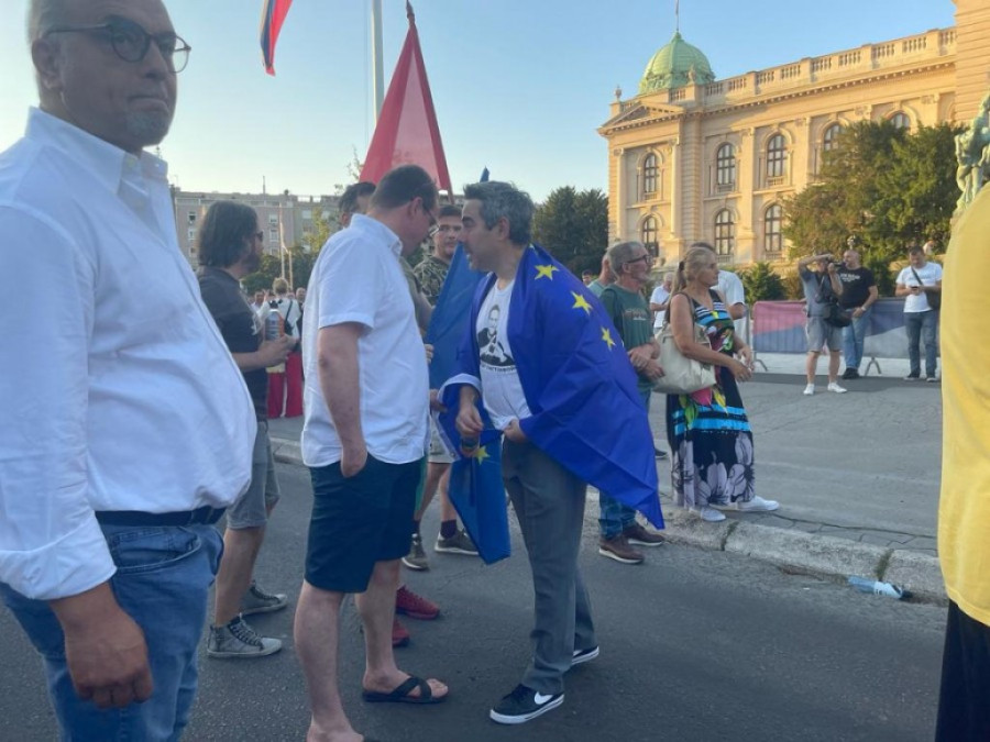 Završen politički protest opozicije: Najmanje okupljenih do sada, auto-put ponovo prohodan za saobraćaj (FOTO)