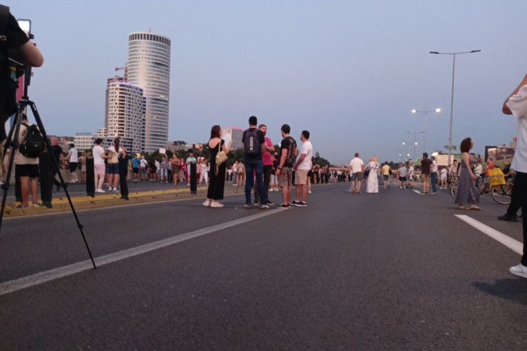 Završen politički protest opozicije: Najmanje okupljenih do sada, auto-put ponovo prohodan za saobraćaj (FOTO)