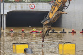 Poplave u Južnoj Koreji odnose živote: Ljudi ostali zarobljeni u vozilima u tunelu - pronađeno devet tela!