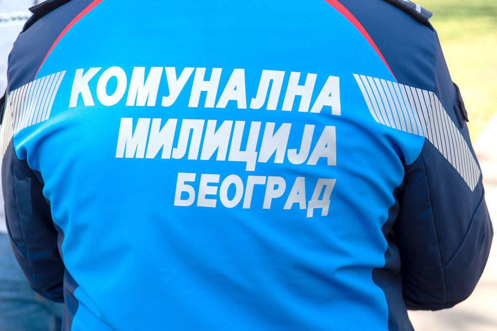 Rasprava na mrežama: Može li komunalna u civilu da piše kazne? Odgovor će vas iznenaditi