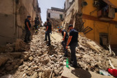 Srušila se zgrada kod Napulja, spasene dve osobe (VIDEO)