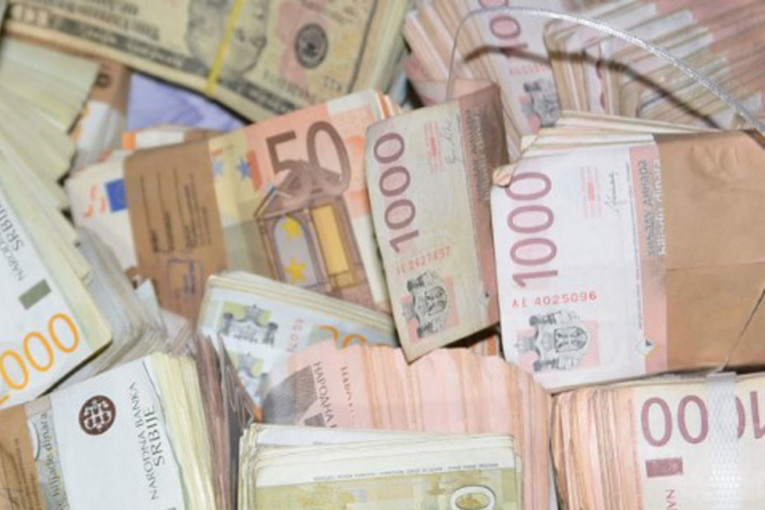 Srbiju preplavile lažne novčanice! Falsifikuju se dinari, evri, dolari, ali još jedna valuta