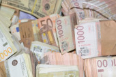 U prvih šest meseci otkriveno 1.417 falsifikovanih novčanica, najviše dinara