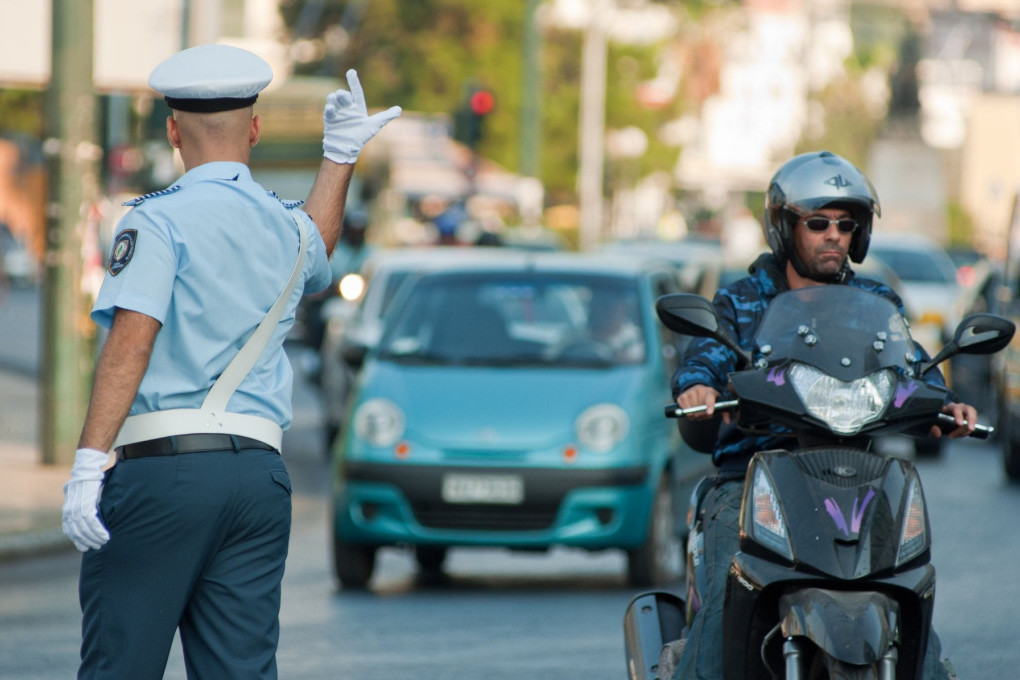 Saobraćajne kazne u Grčkoj su paprene, obratite pažnju šta ne smete da uradite, da ne biste ispraznili novčanik i ostali bez dozvole