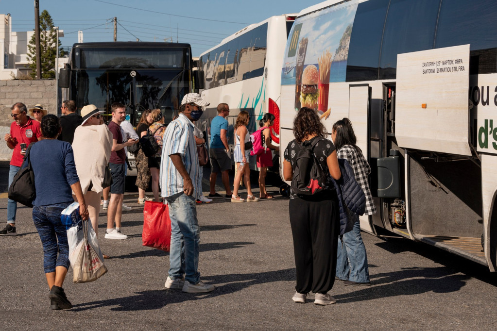 Srpski turisti, pri povratku iz Grčke, doživeli pravi pakao u autobusu: Klima ne radi, ljudima pozlilo, deca povraćala