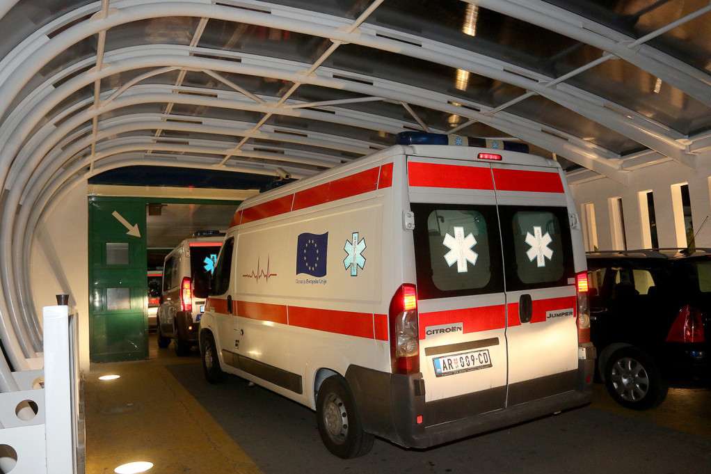 U Beogradu se dogodila tri udesa! Rano jutros u blokovima se prevrnula "škoda", jedna osoba povređena