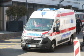 Žena oborena u Beogradu: Sa teškim povredama glave prevezena je u bolnicu