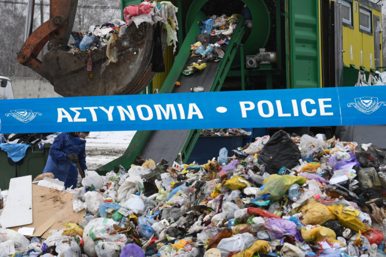 Horor u Grčkoj! Radnici u smeću našli kesu sa delovima tela žene, čak i njenu glavu