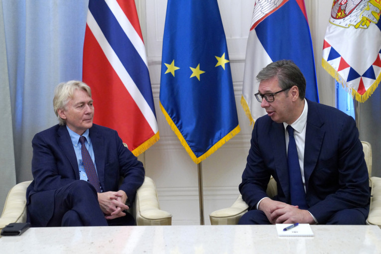Vučić primio u oproštajnu posetu ambasadora Norveške