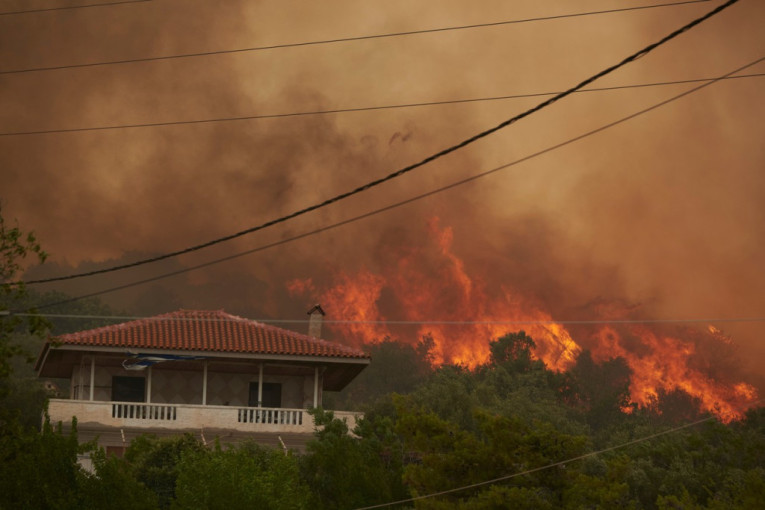 Požari u Grčkoj menjaju zakone: Kazne do 30.000 evra, naplaćivaće se troškovi gašenja, a evo šta će još biti obuhvaćeno