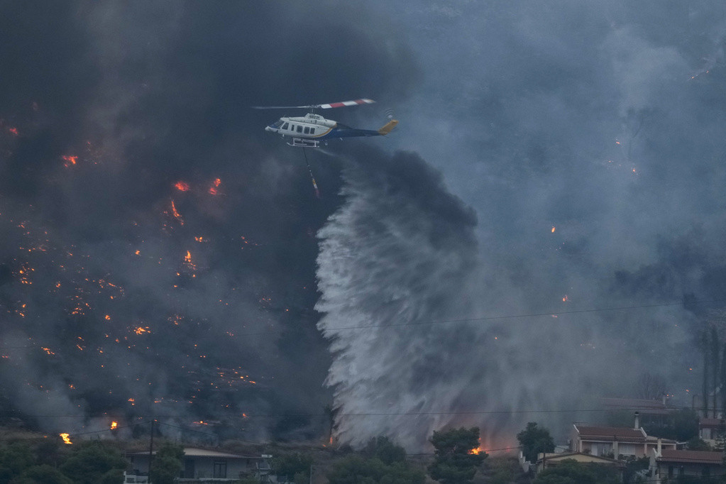 Požari i dalje divljaju na Rodosu! Evakuisana tri sela, "najgore tek dolazi" (VIDEO/FOTO)