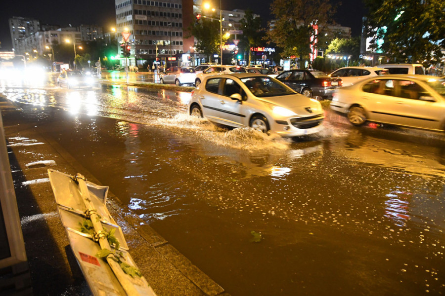 Novo upozorenje RHMZ-a: Evo do kada će trajati superćelijska oluja