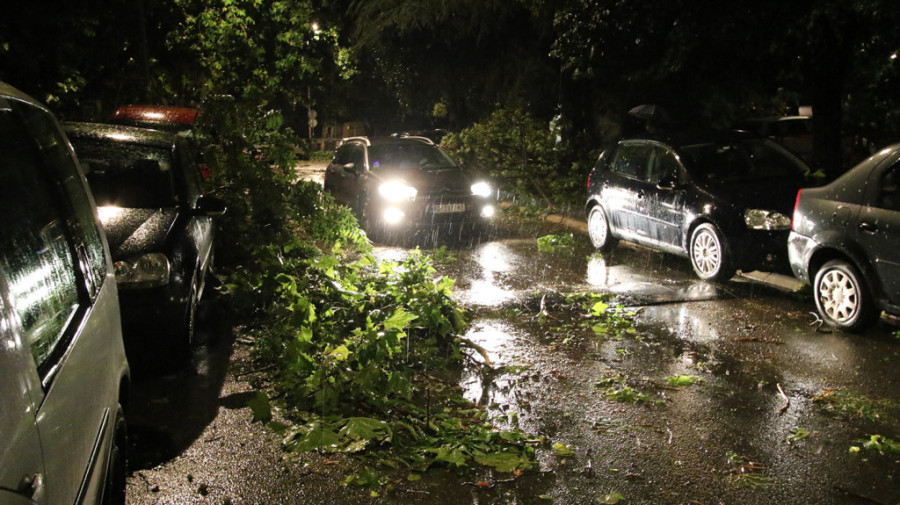 Novo upozorenje RHMZ-a: Evo do kada će trajati superćelijska oluja