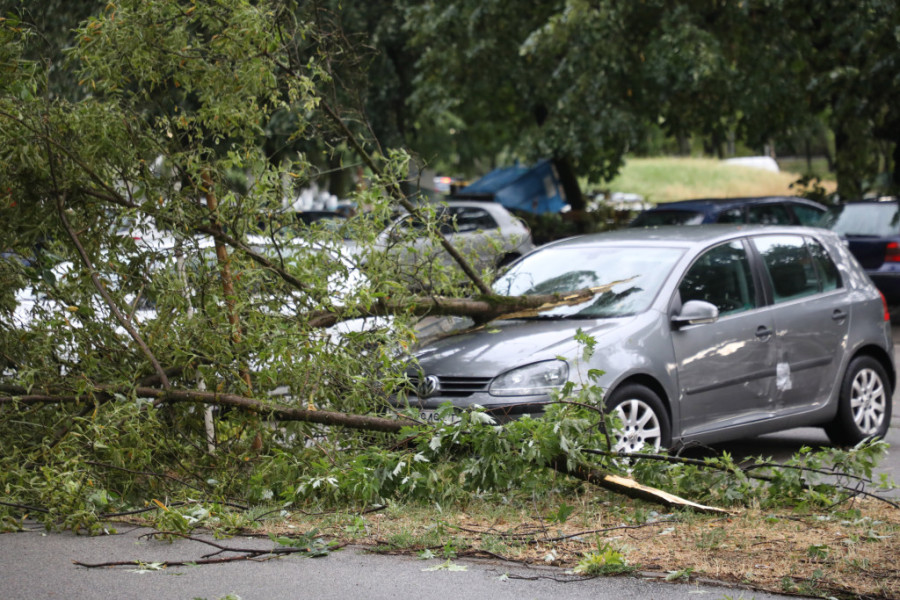 Novo nevreme krenulo iz Slovenije ka Hrvatskoj: Za celu zemlju je izdat narandžasti meteo-alarm