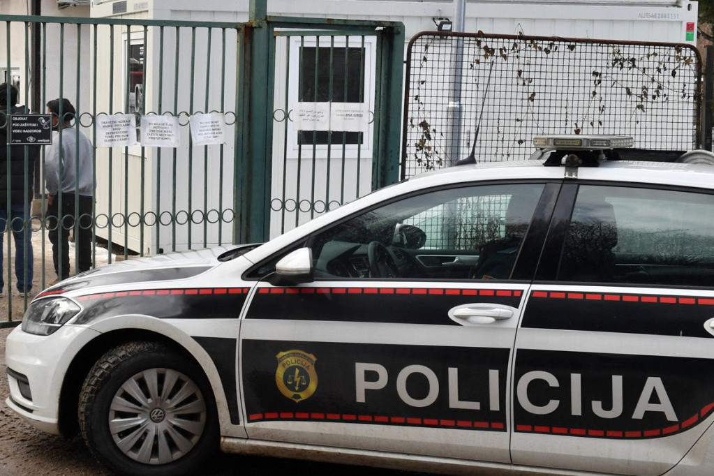 Pretio komšijama da će ih pobiti, pa nasrnuo na policajce: Uhapšen muškarac u Sarajevu